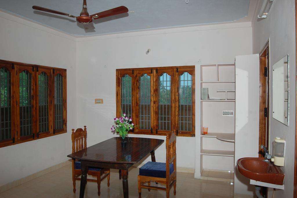 Rainbow Guest House Tiruvannāmalai Zimmer foto