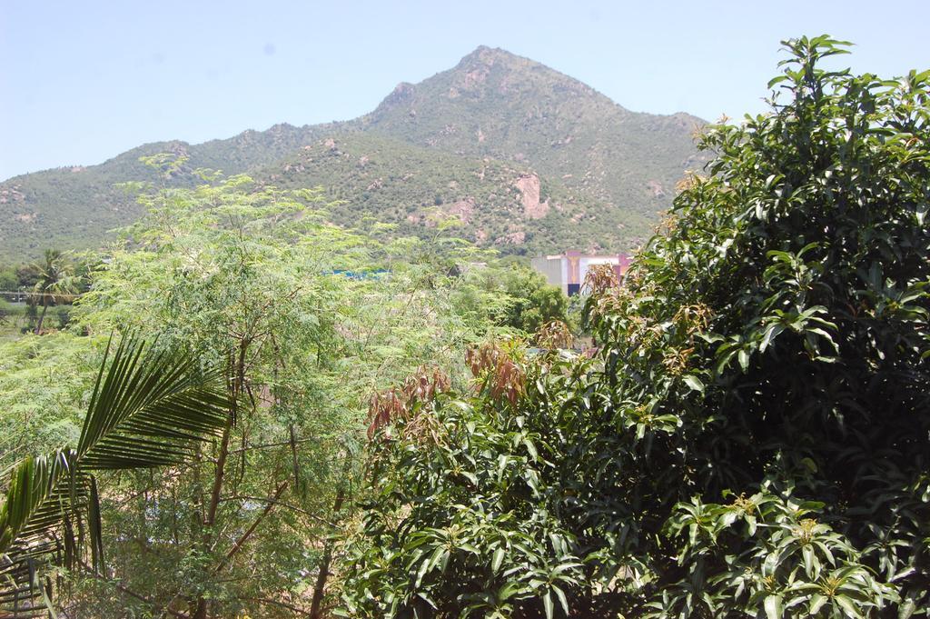 Rainbow Guest House Tiruvannāmalai Exterior foto